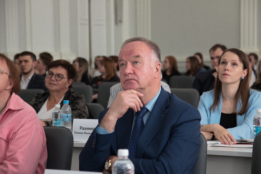 В Елабужском институте КФУ стартовали XII Стахеевские чтения В Елабужском институте КФУ стартовали XII Стахеевские чтения