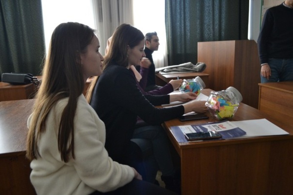 Spell Battle познакомил себя со студентами-стажерами из Турции Spell Battle познакомил себя со студентами-стажерами из Турции