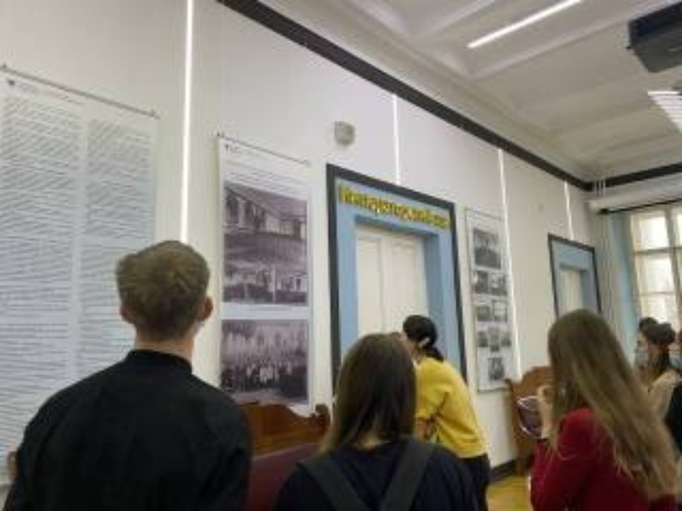 Студенты Инженерного института прикоснулись к истории КФУ. Студенты Инженерного института прикоснулись к истории КФУ.