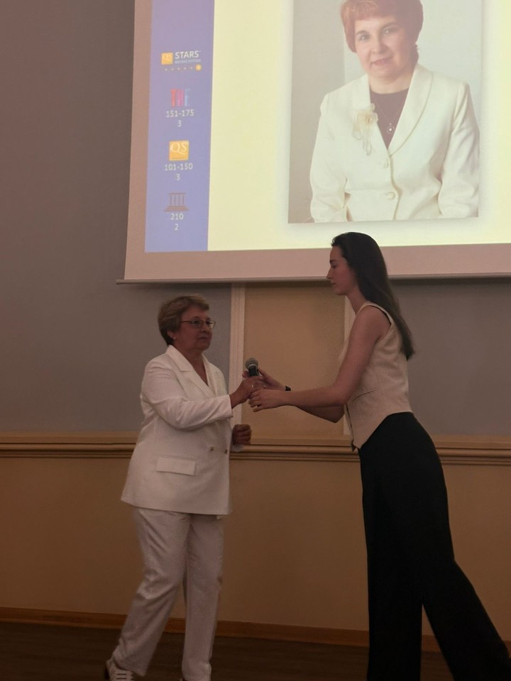 В Институте психологии и образования проведена церемония вручения дипломов о высшем образовании выпускникам 2025 года В Институте психологии и образования проведена церемония вручения дипломов о высшем образовании выпускникам 2025 года