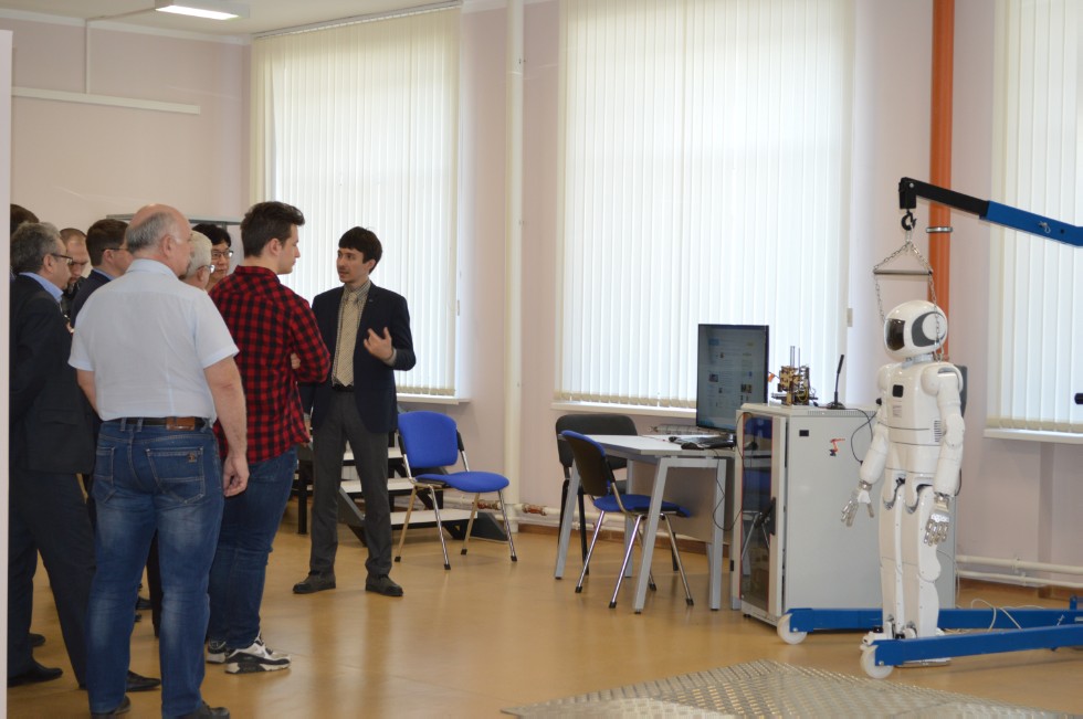 ����� ��������� �������������� LG TCM (Technology Center Moscow) � ���������� ��������