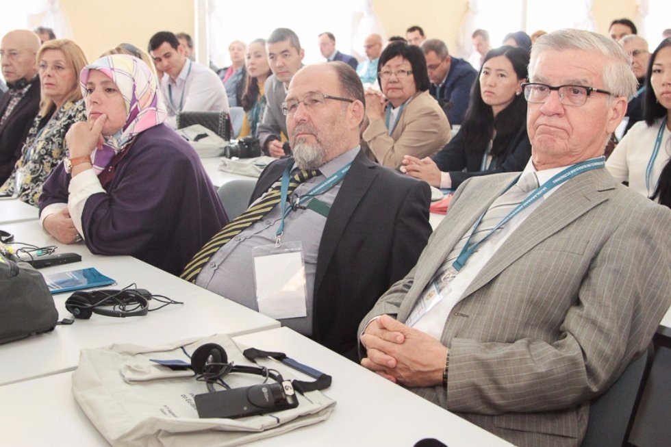 Experts Gather to Discuss Eurasian Economies Experts Gather to Discuss Eurasian Economies