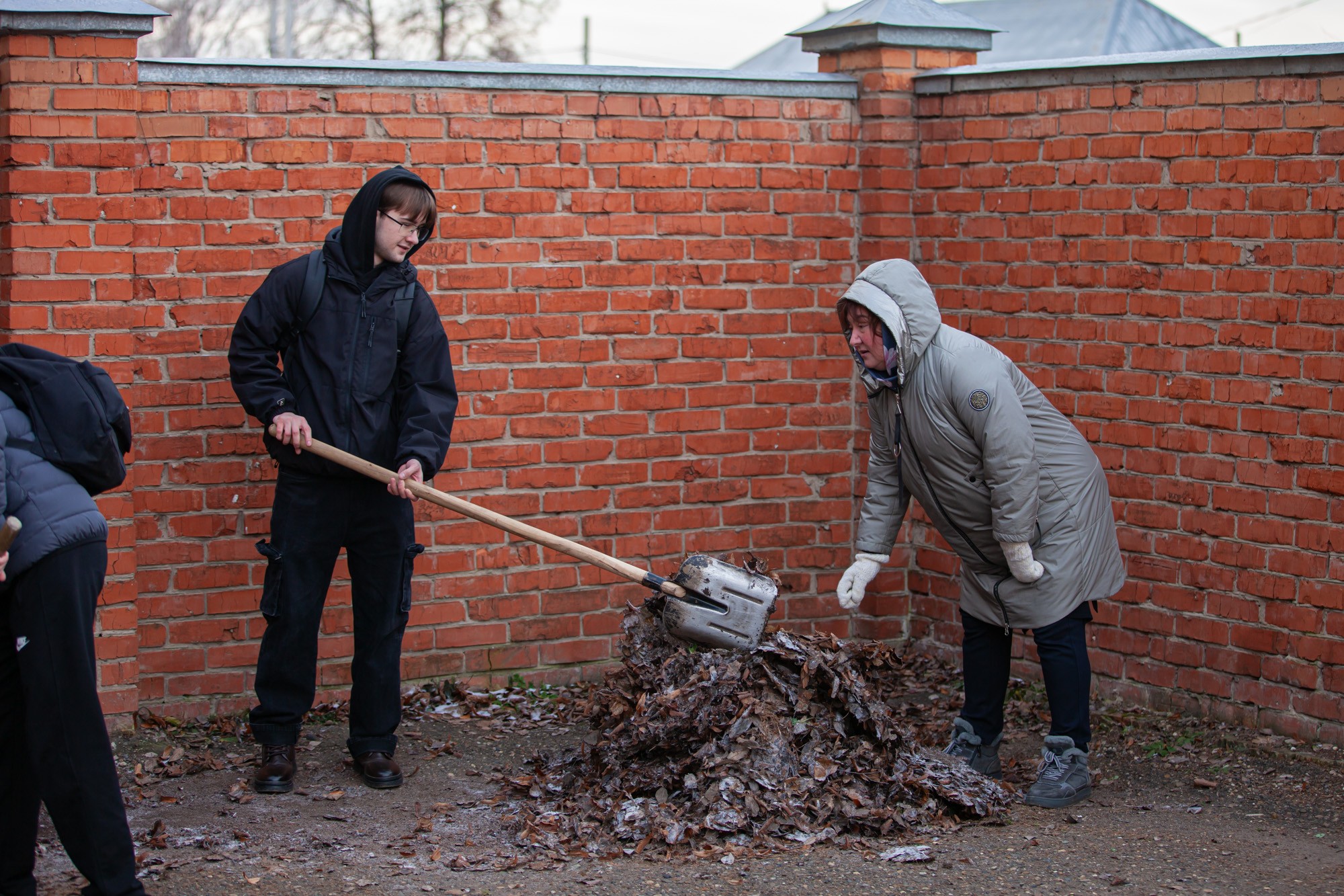 Сотрудники и студенты Елабужского института КФУ провели средник Сотрудники и студенты Елабужского института КФУ провели средник