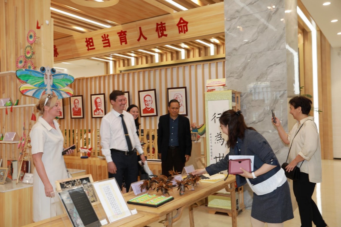 Сотрудники КФУ посетили с визитом Пекинский объединенный университет