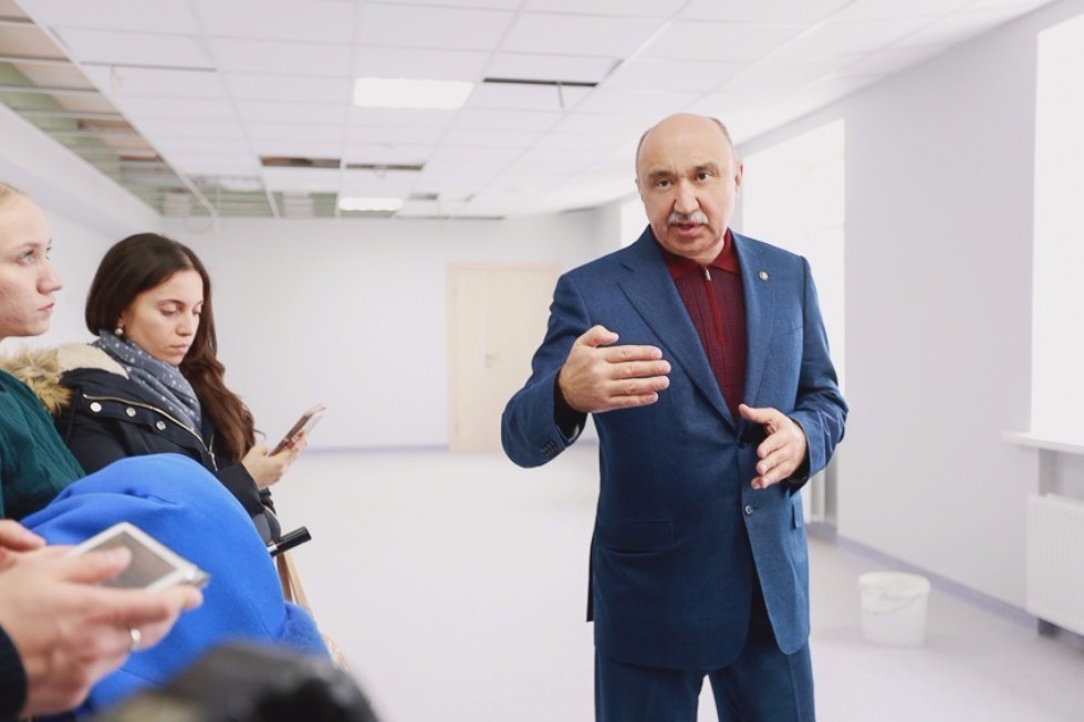 Rector Ilshat Gafurov Held a Media Tour Around Kazan University's Medical Cluster