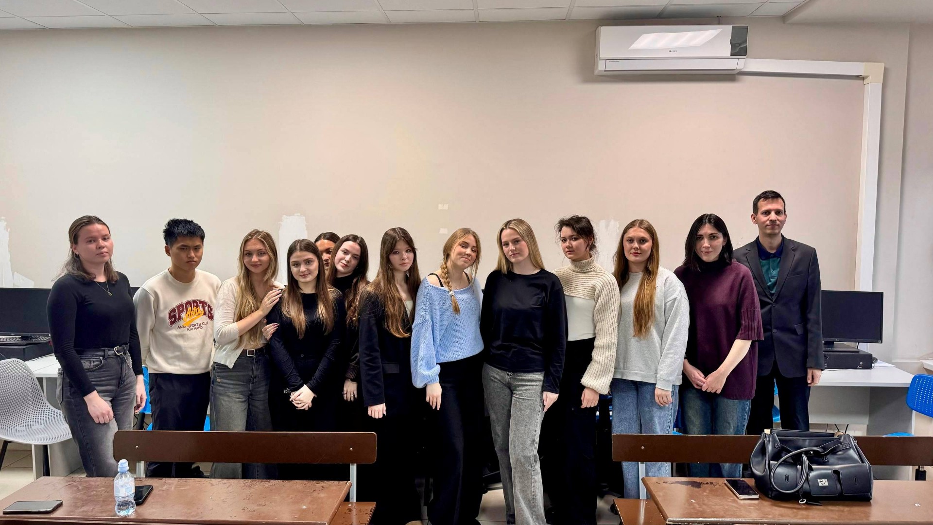 Знакомство с кафедрой через игру: студенческие научные кружки провели интерактивную встречу для первокурсников Знакомство с кафедрой через игру: студенческие научные кружки провели интерактивную встречу для первокурсников