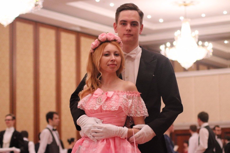 Sumptuous Spring Ball Revives Nineteenth Century Atmosphere