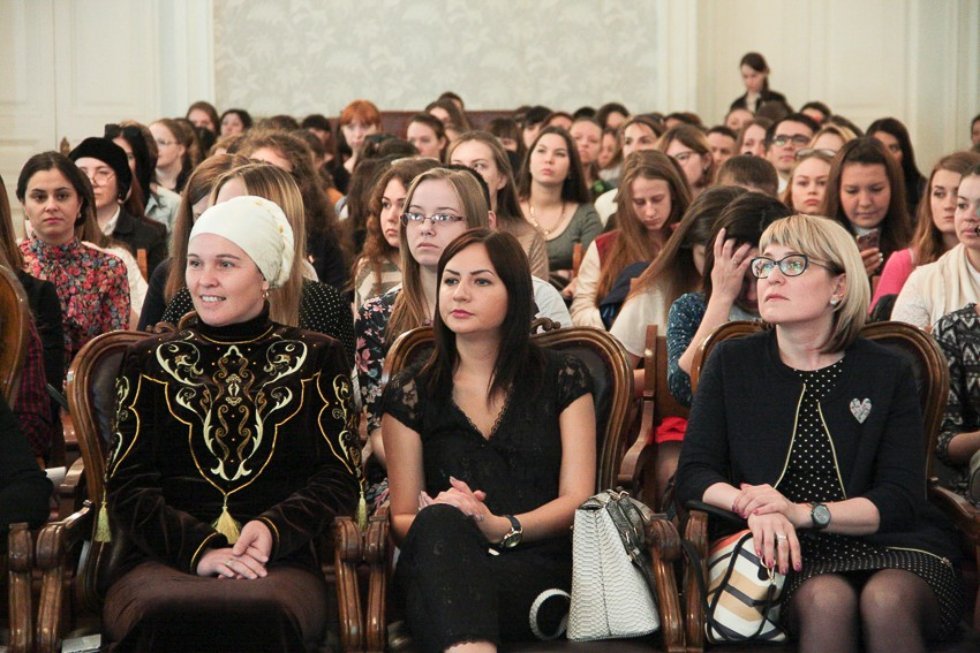 'Curator, which charges for actions' 'Curator, which charges for actions'