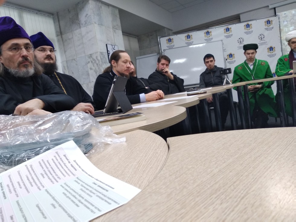 Сотрудники Ресурсного центра приняли участие в обсуждении проблем школьного образования детей мусульман в Ульяновске ,кфу, имо, рц