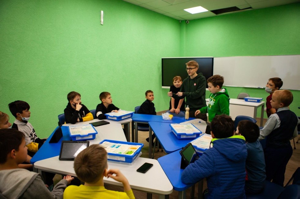 ����������