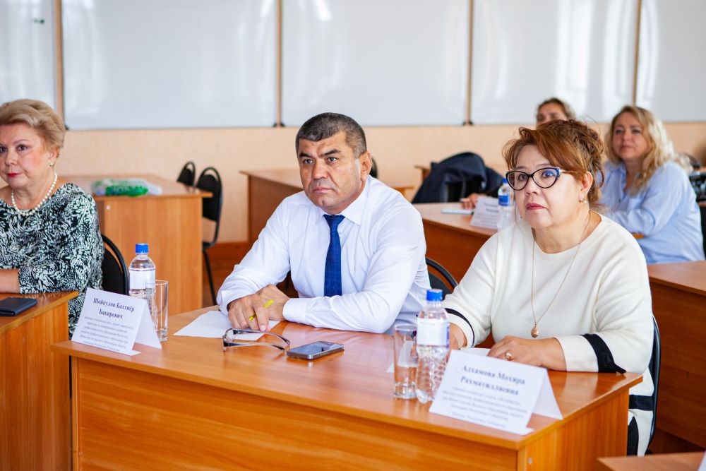 В Елабужском институте КФУ прошел семинар на тему 'Обсуждение перспективных программ повышения квалификации педагогов профессионального образования и обучения' В Елабужском институте КФУ прошел семинар на тему 'Обсуждение перспективных программ повышения квалификации педагогов профессионального образования и обучения'