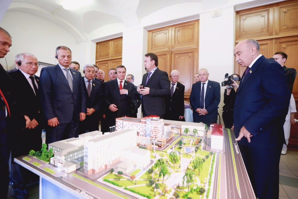 Tatarstani Lawmakers and Public Officials Discussed Investment Attractiveness at Kazan University