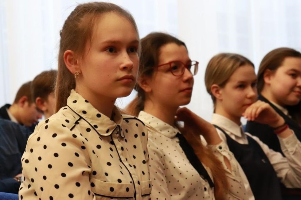 Просто о сложном: молодые ученые КФУ проводят научно-популярные мероприятия для школьников Просто о сложном: молодые ученые КФУ проводят научно-популярные мероприятия для школьников