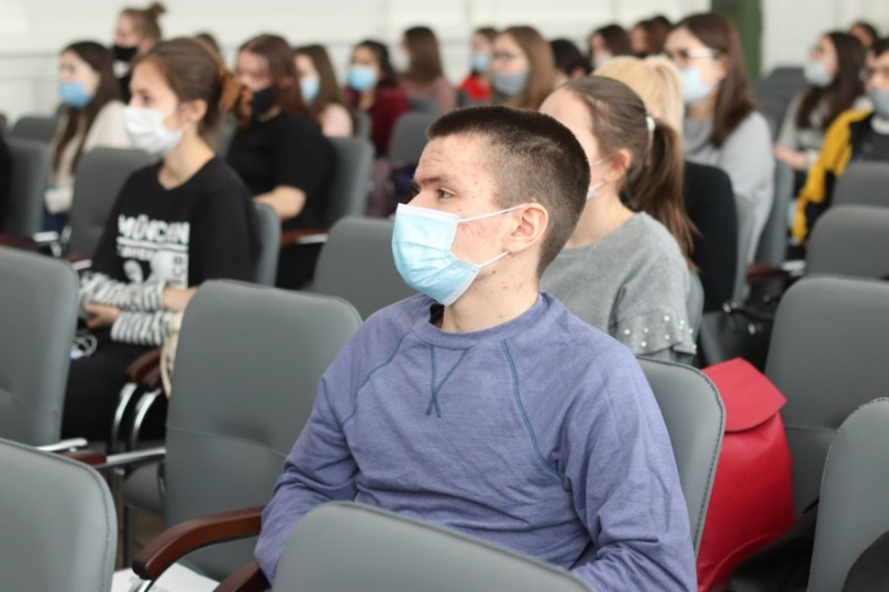 'Ученые в школы': всероссийский лекторий проходит в Елабужском институте КФУ 'Ученые в школы': всероссийский лекторий проходит в Елабужском институте КФУ