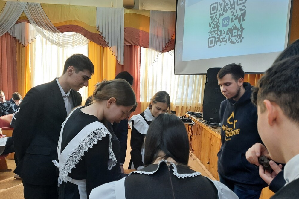 СНО 'ArteFact' продолжает активную работу в школе №6 г. Елабуги СНО 'ArteFact' продолжает активную работу в школе №6 г. Елабуги