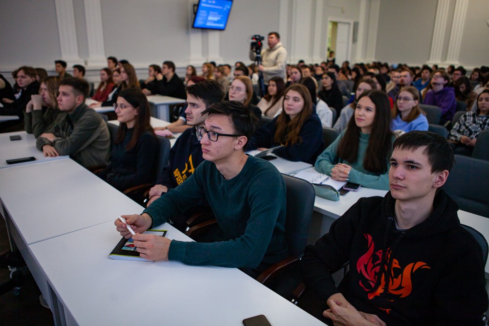 В Елабужском институте КФУ проходит просветительская акция 'Достижения России' В Елабужском институте КФУ проходит просветительская акция 'Достижения России'