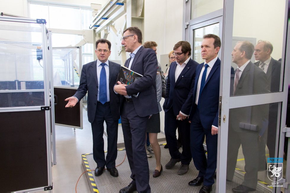 Усиливается взаимодействие между предприятиями и Набережночелнинским институтом КФУ Усиливается взаимодействие между предприятиями и Набережночелнинским институтом КФУ