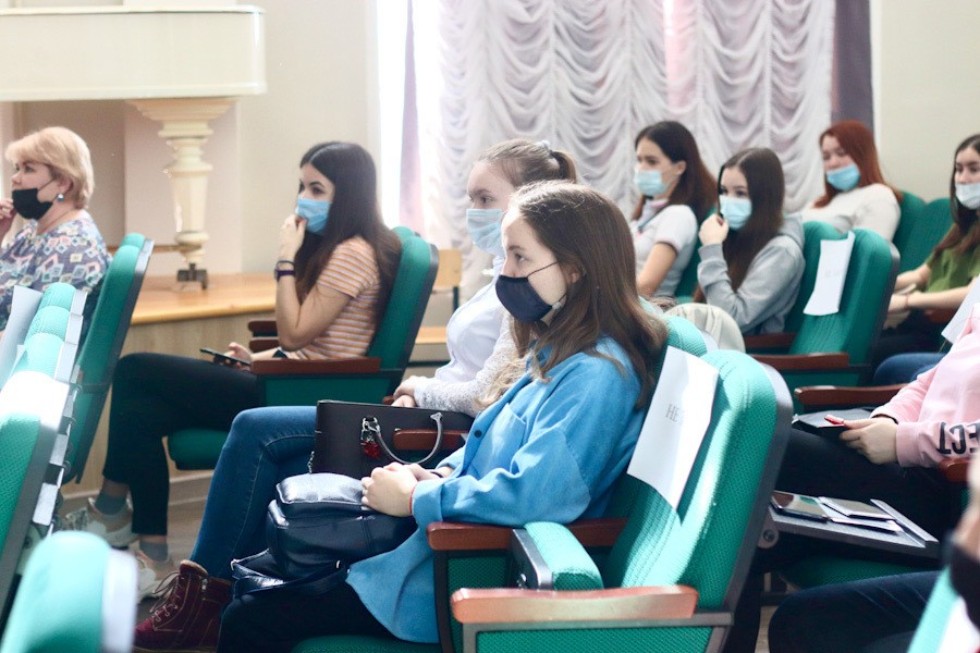 Серия встреч с представителями правоохранительных органов началась в Елабужском институте КФУ Серия встреч с представителями правоохранительных органов началась в Елабужском институте КФУ