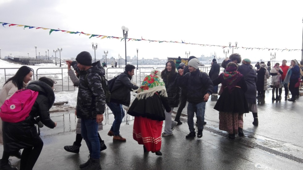 'Не жизнь, а Масленица!' 'Не жизнь, а Масленица!'