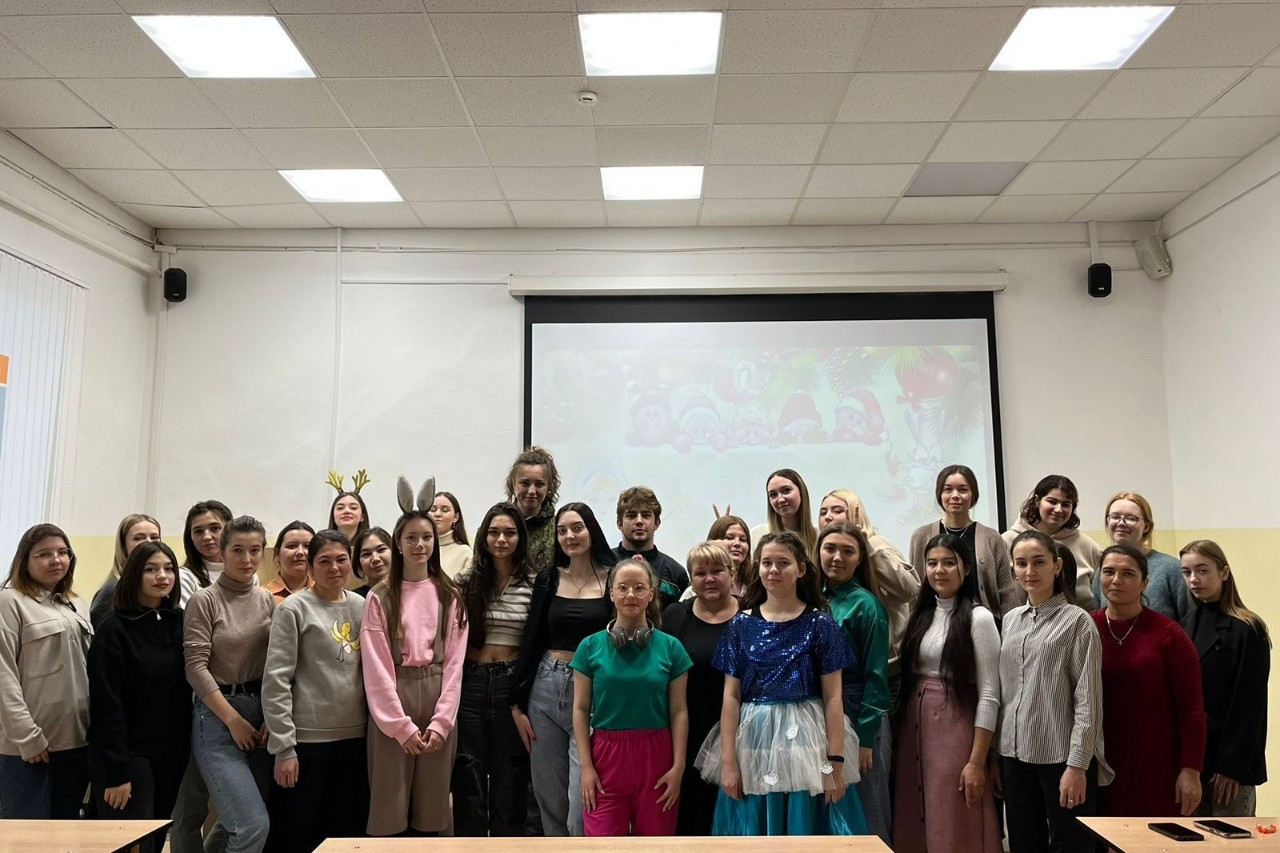 'Новогодний переполох': праздник организовали студенты 'Новогодний переполох': праздник организовали студенты