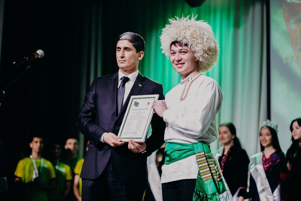 � ������ ���������� ������������� �����������, ����������� 30-����� ������������ ��������������� ��������� ����� �������������� � ���������� ����������