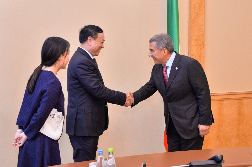 Delegation from Sichuan at Kazan University