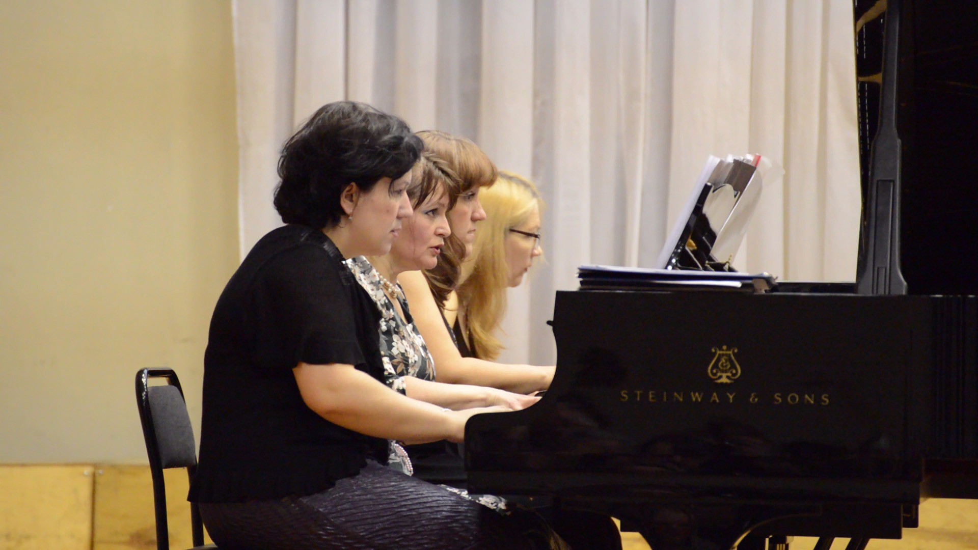 Влюбленная в музыку? Влюбленная в музыку?