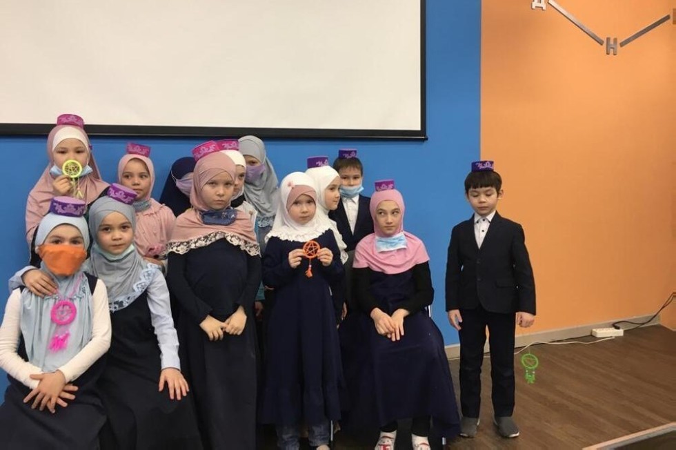 ����������� ������������ ����� '�����' � �� '���������������' ������������� � ����������� �������� ��������