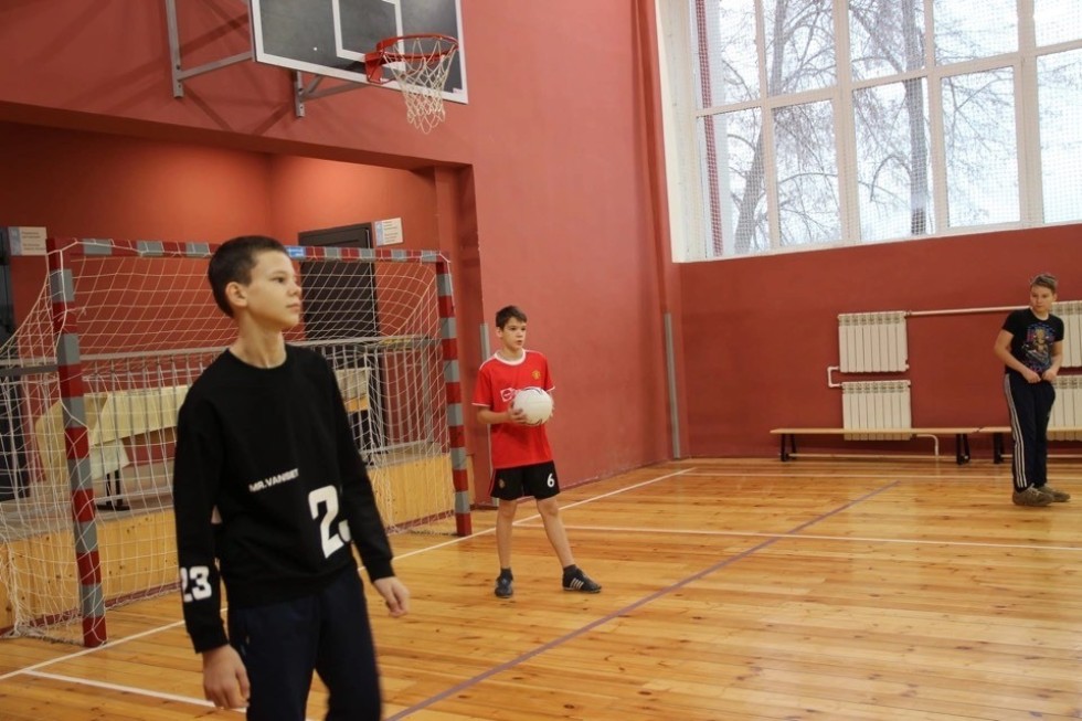В ОШ 'Университетская' прошли соревнования по пионерболу ,Елабужский институт КФУ