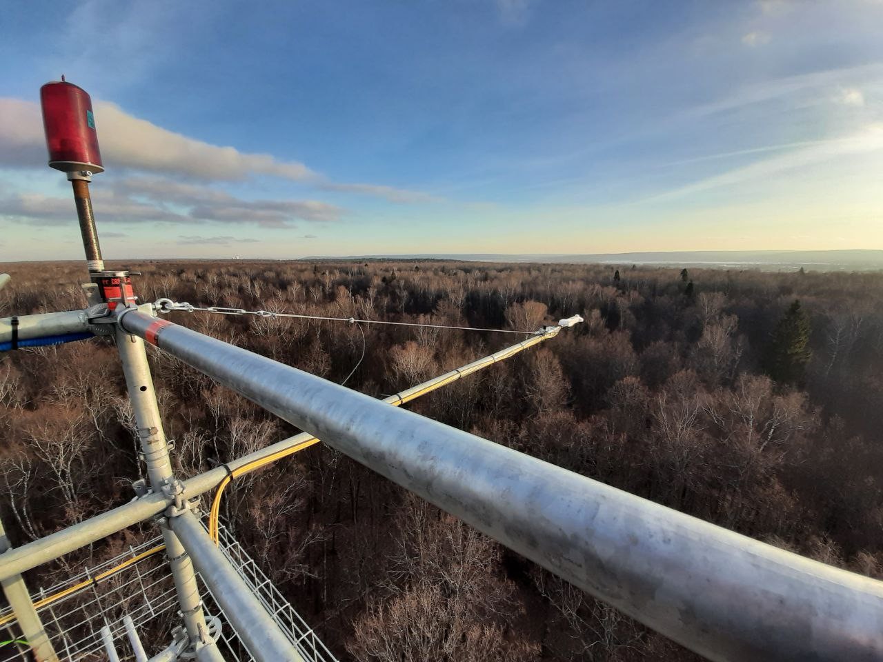 Начаты непрерывные наблюдения на лесном участке полигона 'Карбон-Поволжье'. Начаты непрерывные наблюдения на лесном участке полигона 'Карбон-Поволжье'.