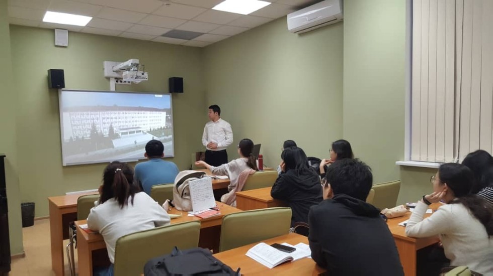 Завершилась стажировка студентов из Ферганского государственного университета в ИФМК КФУ Завершилась стажировка студентов из Ферганского государственного университета в ИФМК КФУ