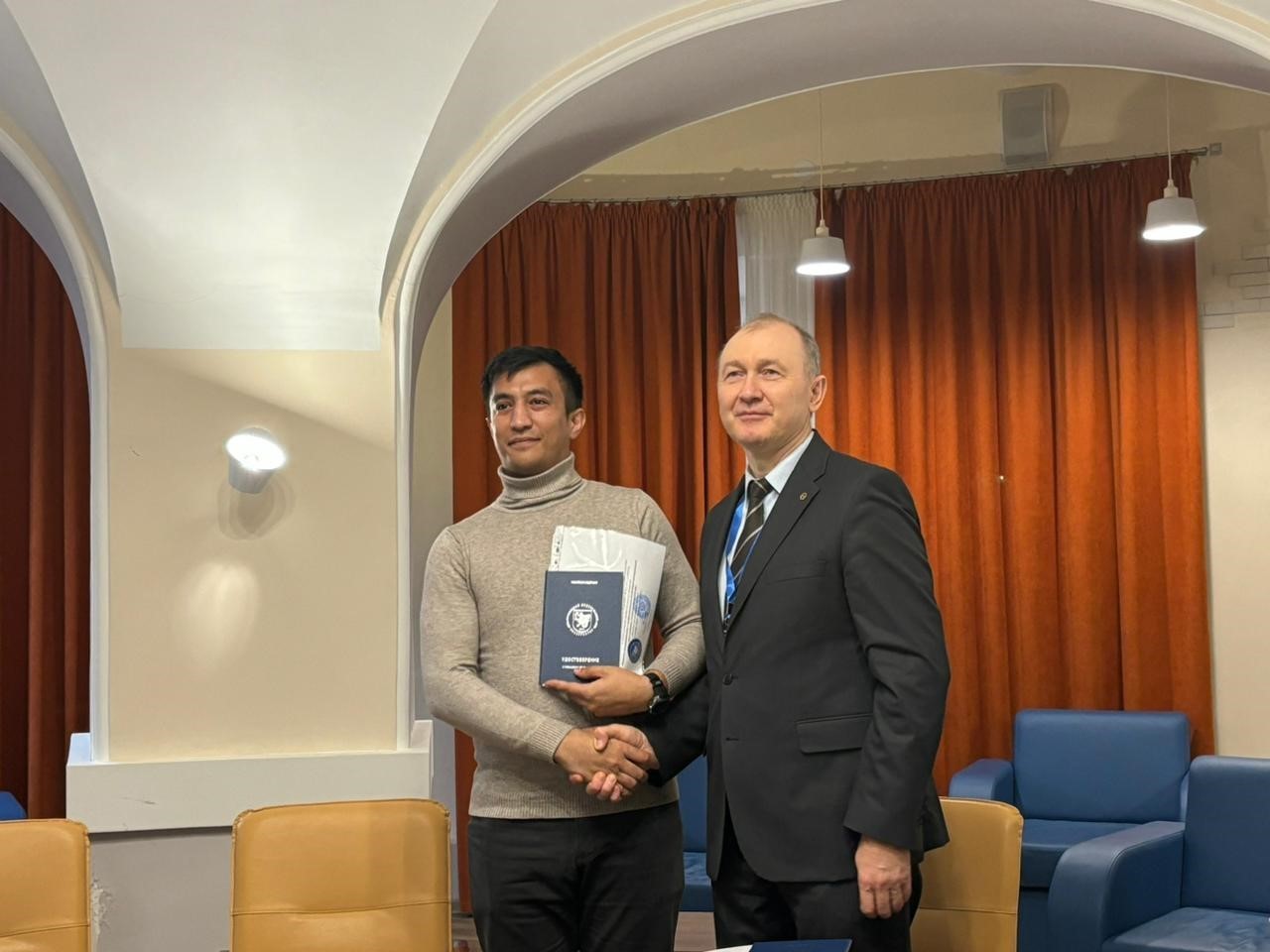 В Институте психологии и образования преподавателям Шахрисабзского государственного педагогического института вручили документы о повышении квалификации В Институте психологии и образования преподавателям Шахрисабзского государственного педагогического института вручили документы о повышении квалификации