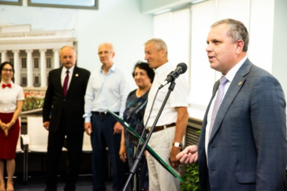 ������ ����� ���������������� � �������������� ���������� ��� �������� 10 ���