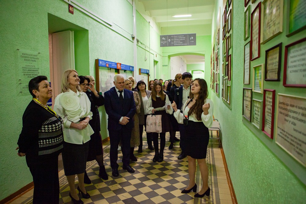 Торжественное закрытие Года педагога и наставника состоялось в Елабужском институте КФУ Торжественное закрытие Года педагога и наставника состоялось в Елабужском институте КФУ