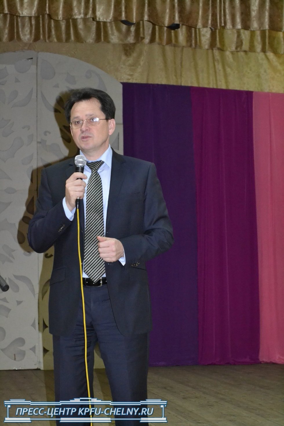 В Набережночелнинском институте КФУ начала новый учебный год лингвистическая школа 'Юный полиглот' В Набережночелнинском институте КФУ начала новый учебный год лингвистическая школа 'Юный полиглот'