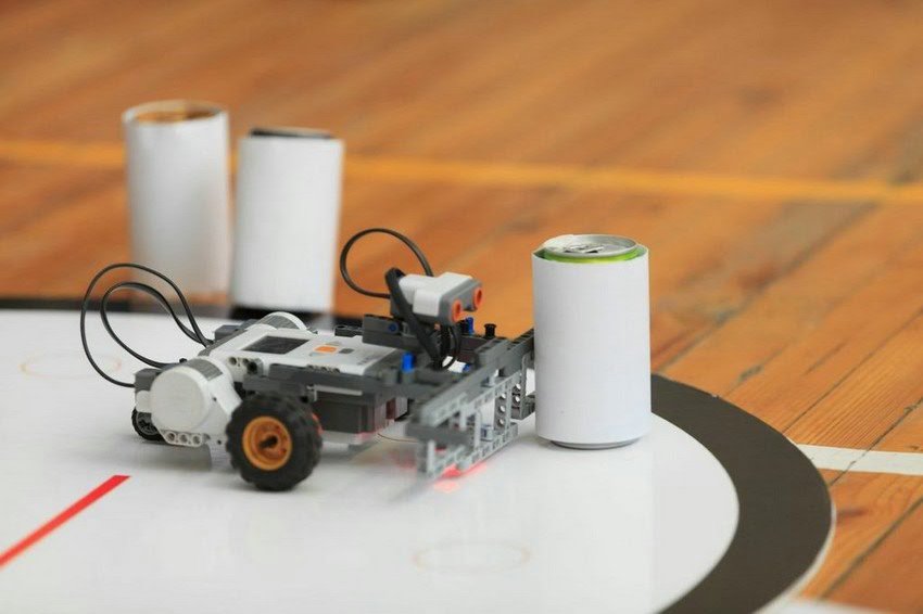 Соревнования по робототехнике Соревнования по робототехнике