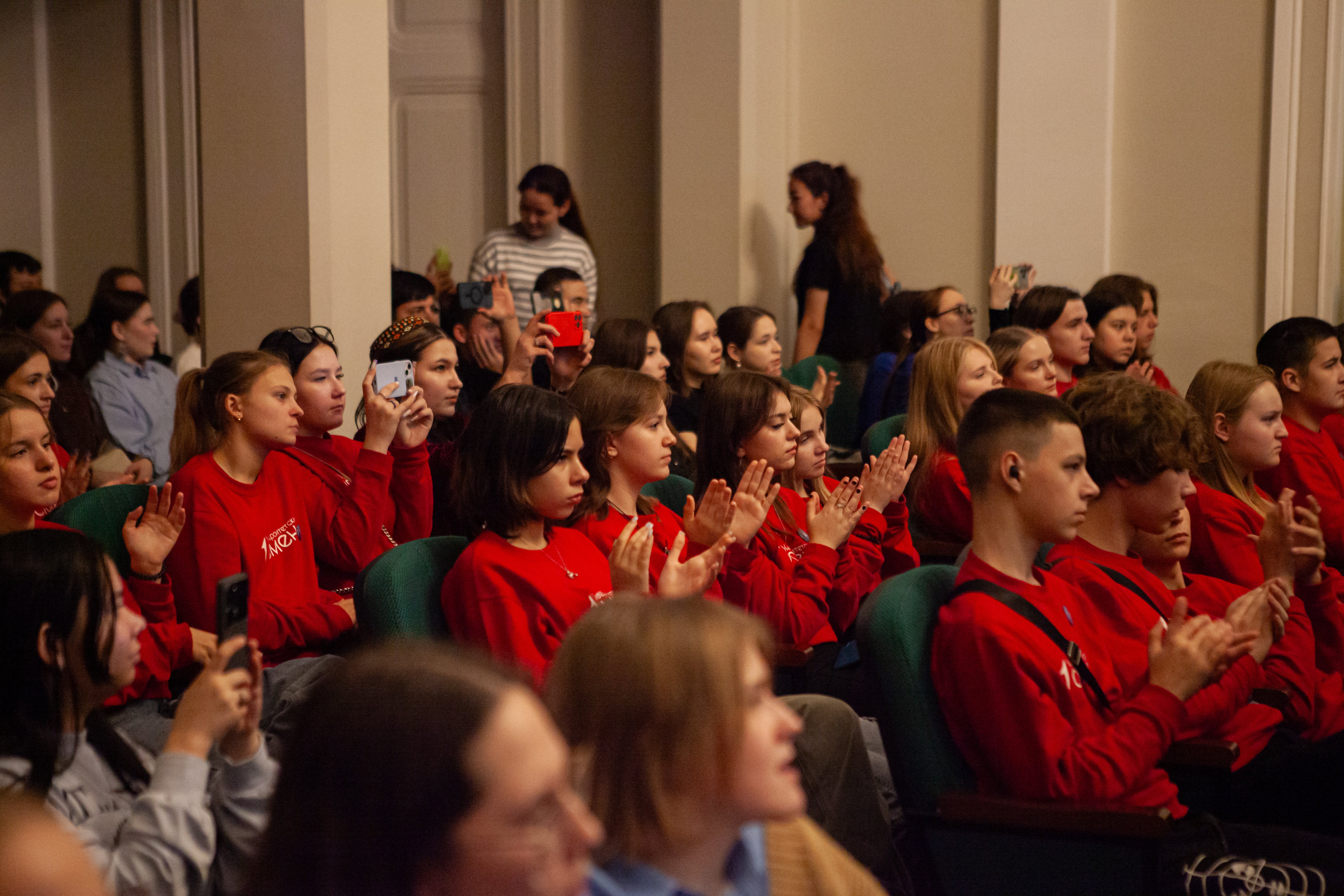Многонациональная семья Елабужского института КФУ отметила День народного единства Многонациональная семья Елабужского института КФУ отметила День народного единства