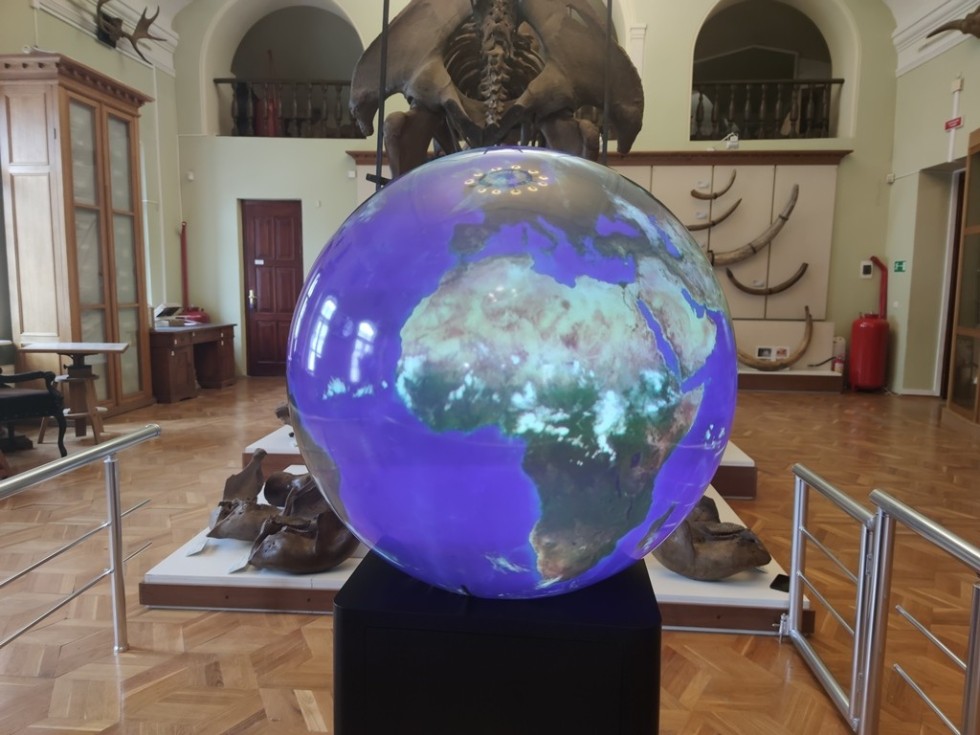 Kazan University Geological Museum acquires a multimedia globe ,Geophysical Center, globe, IGPT, multimedia