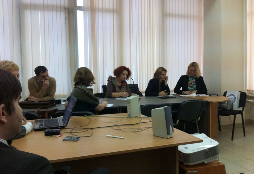 Гуманитарии обсуждают этапы пилотного проекта 'Система открытого электронного обучения в КФУ' Гуманитарии обсуждают этапы пилотного проекта 'Система открытого электронного обучения в КФУ'