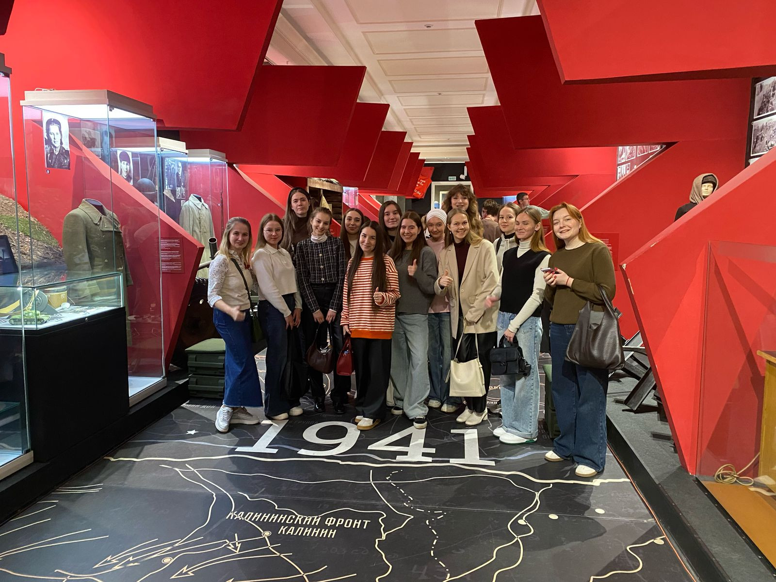 Студенты 4 курса посетили Музей-мемориал Великой Отечественной Войны Студенты 4 курса посетили Музей-мемориал Великой Отечественной Войны