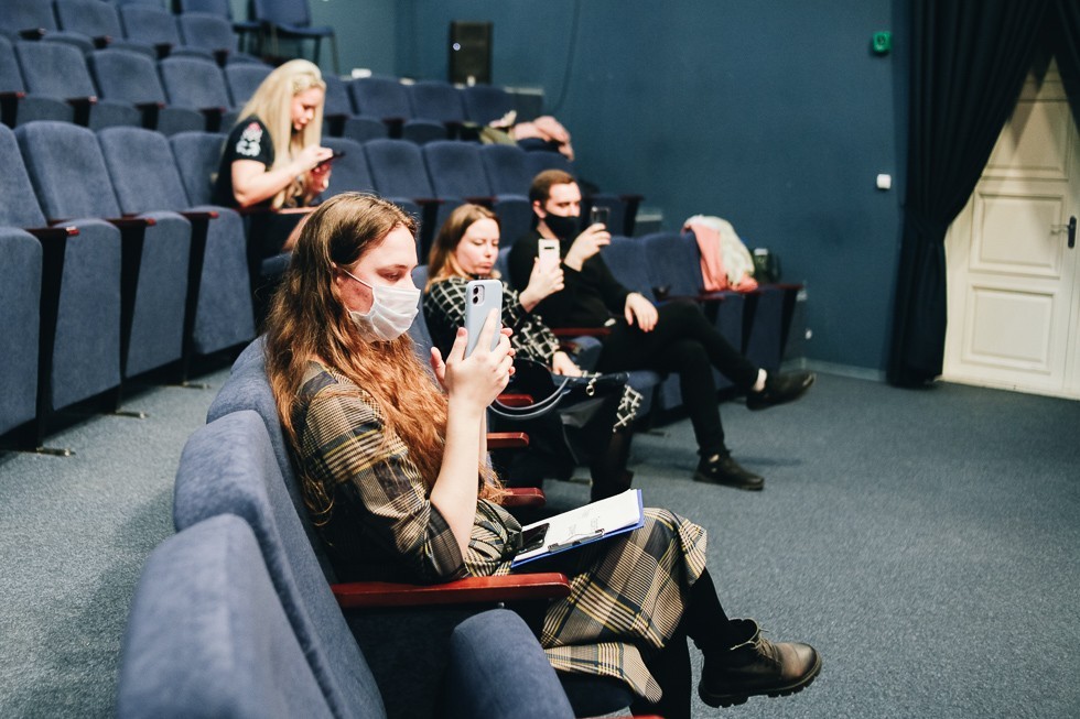 ���������� ��� ������� ������ ���������� INSTA LIVE, ����������� ��� �� �������