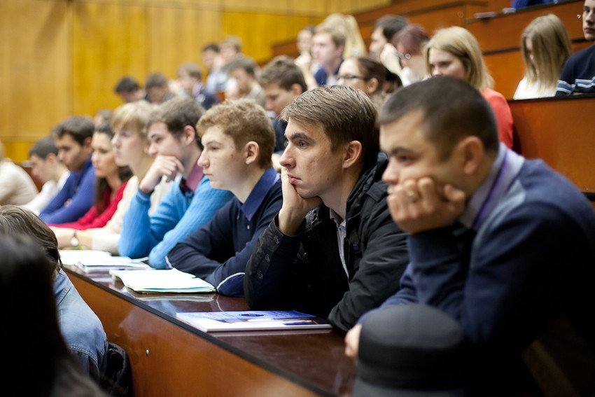 International Scientific School 'Pressing Problems of Magnetic Resonance and Its Applications' Started Working in KFU