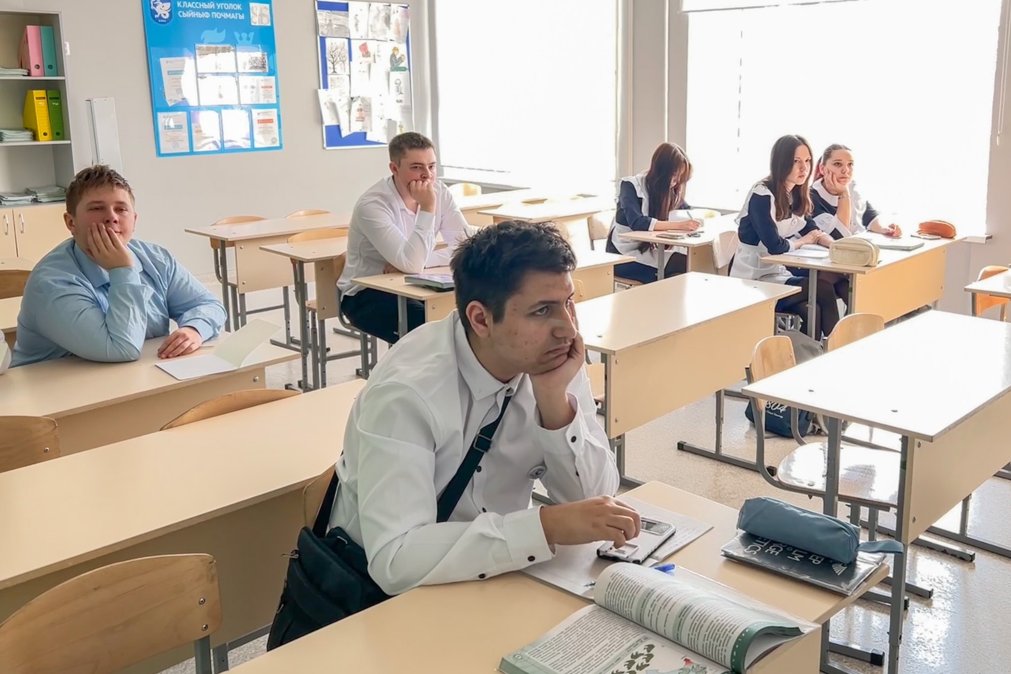 Школьники из Лисичанска и Рубежного осваиваются в Елабуге: музеи, каток и атмосфера праздника Школьники из Лисичанска и Рубежного осваиваются в Елабуге: музеи, каток и атмосфера праздника