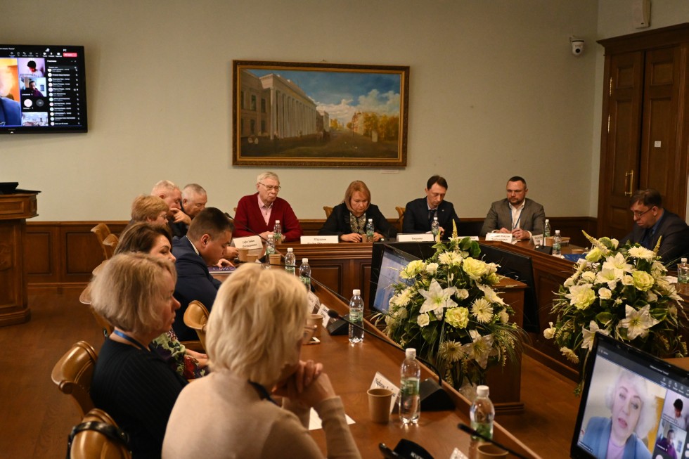 ����� �� ������ ������������� ������-������������ ����������� '����� ��������� ��������� ����� (� 90-����� ���������� �.�. �������)'