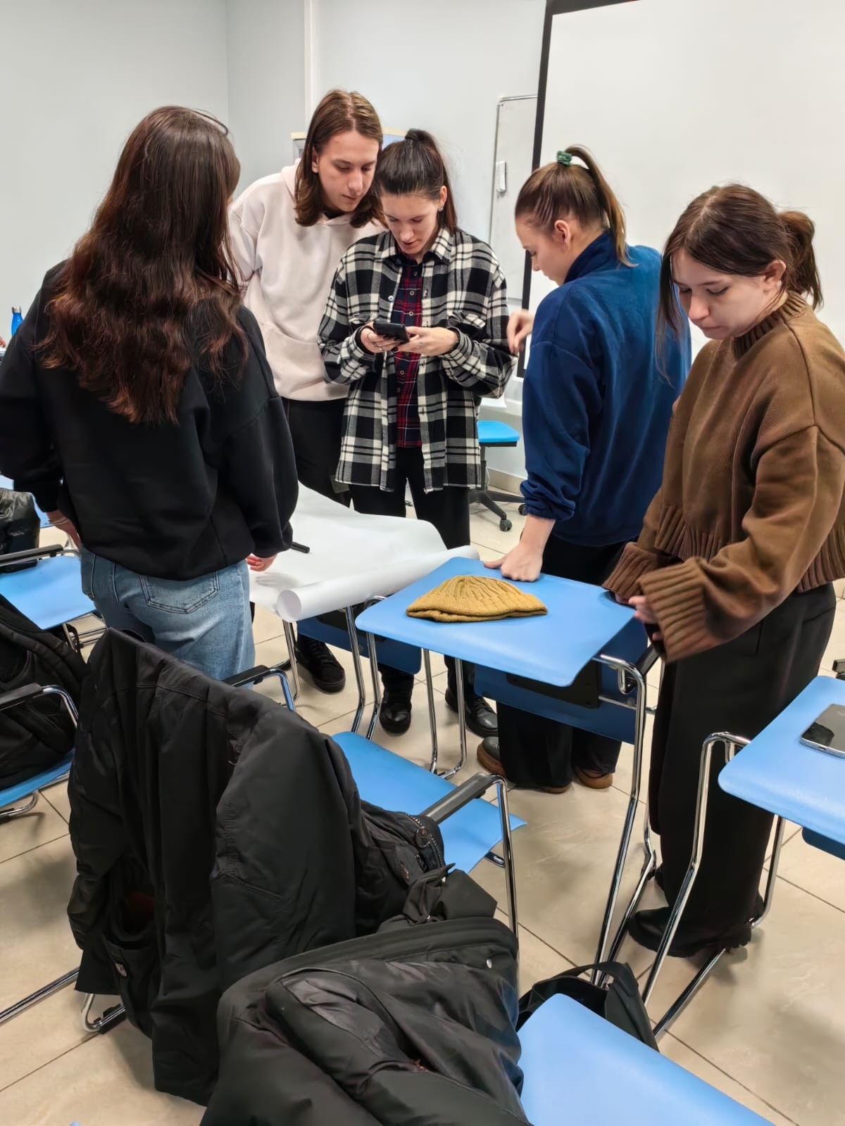 В группе 13.1-502 в этнографическом музее КФУ прошел кураторский час, посвящённый Дню народного единства В группе 13.1-502 в этнографическом музее КФУ прошел кураторский час, посвящённый Дню народного единства