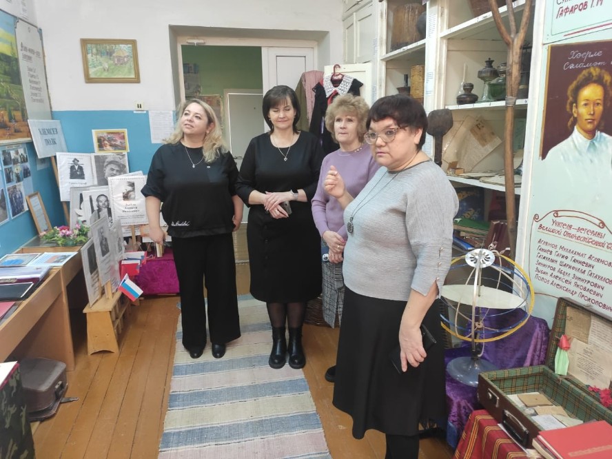 The delegation of the Kyrgyz-Russian Slavic University school adopts the experience of Elabuga Institute of KFU The delegation of the Kyrgyz-Russian Slavic University school adopts the experience of Elabuga Institute of KFU