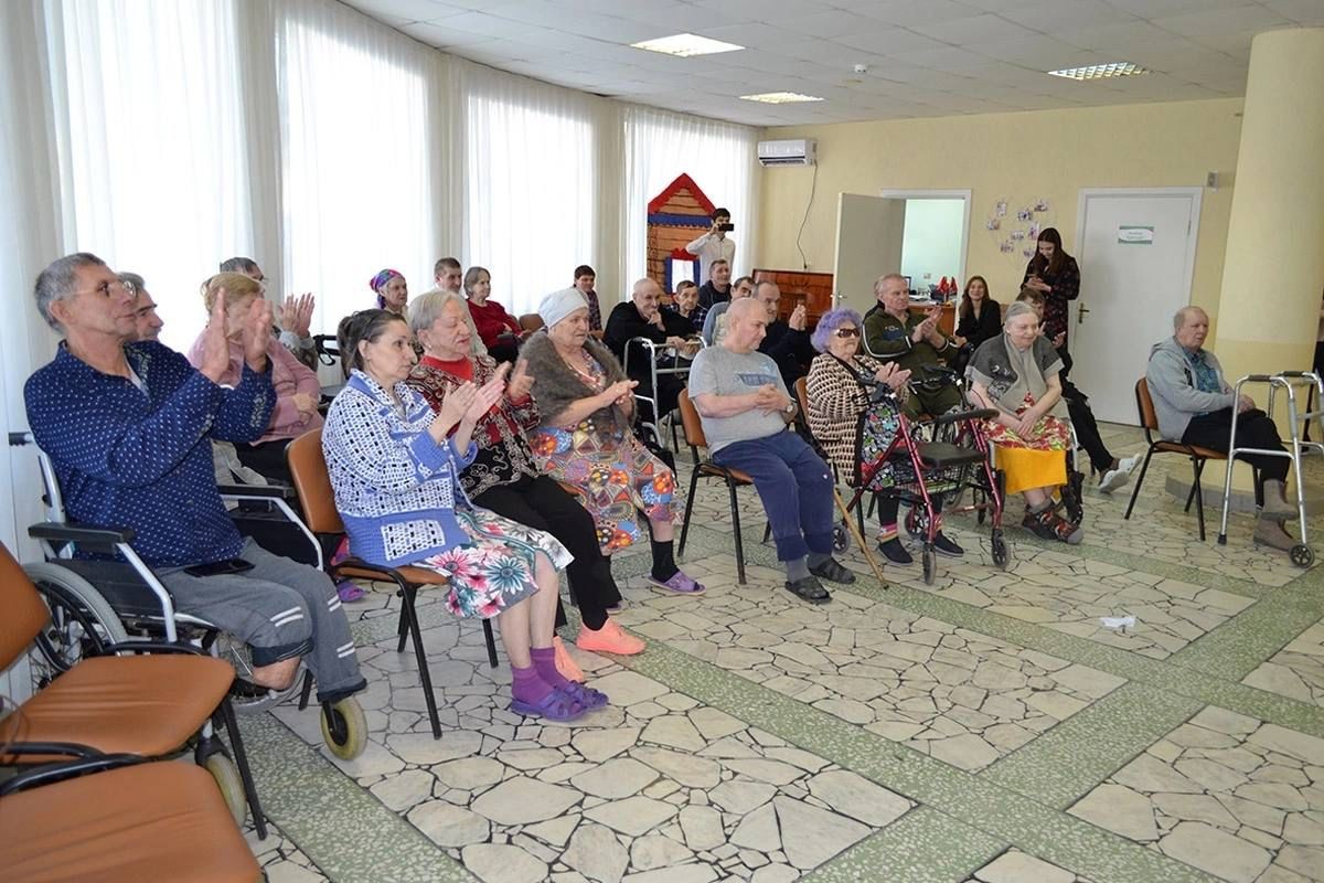 В доме-интернате престарелых и инвалидов выступили студенты Елабужского института КФУ В доме-интернате престарелых и инвалидов выступили студенты Елабужского института КФУ