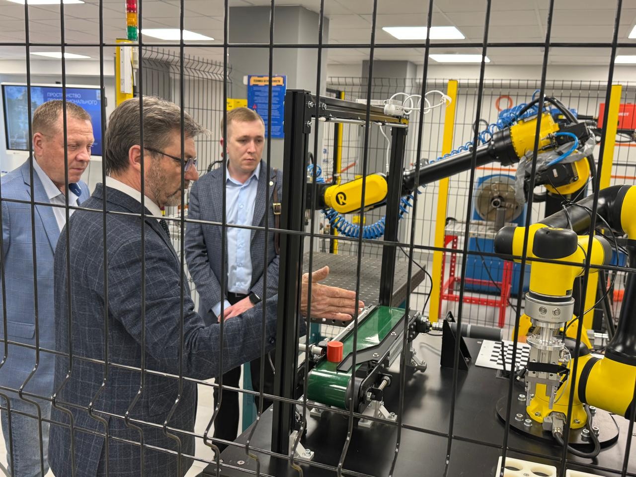 Абитуриенту: как стать дизайнером, специалистом транспортных систем, учителем технологии и робототехники Абитуриенту: как стать дизайнером, специалистом транспортных систем, учителем технологии и робототехники