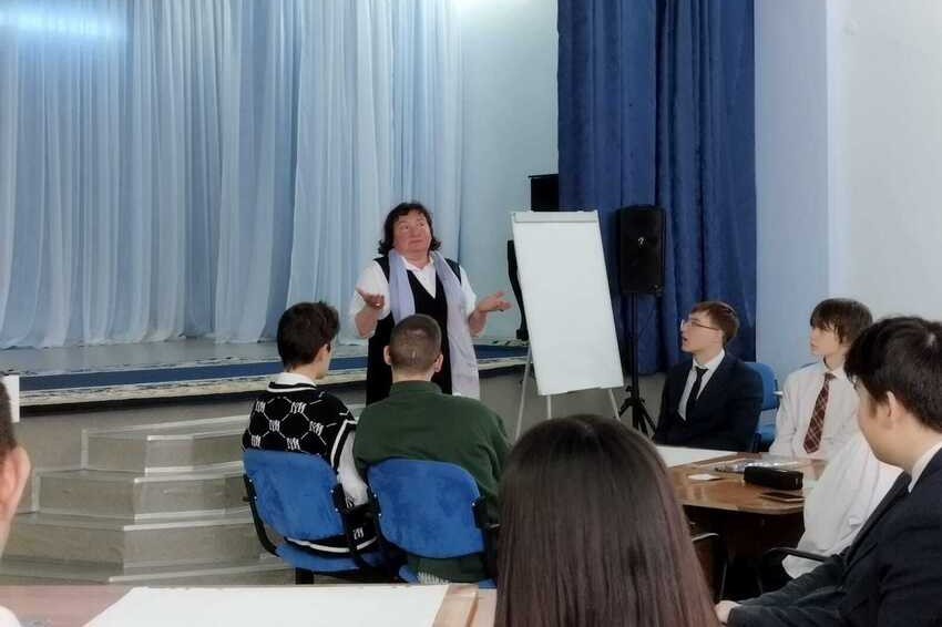 Лекции, тренинг, квиз, подготовка к ЕГЭ: в Бугульме прошли занятия психолого-педагогических классов Лекции, тренинг, квиз, подготовка к ЕГЭ: в Бугульме прошли занятия психолого-педагогических классов