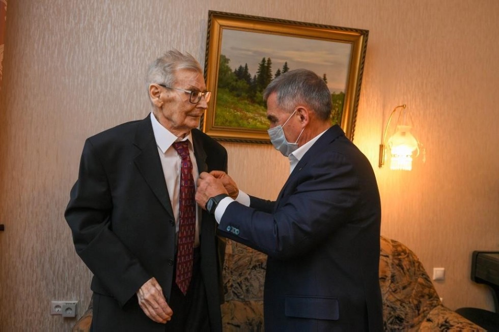 International Markovnikov Prize goes to Academician Alexander Konovalov International Markovnikov Prize goes to Academician Alexander Konovalov